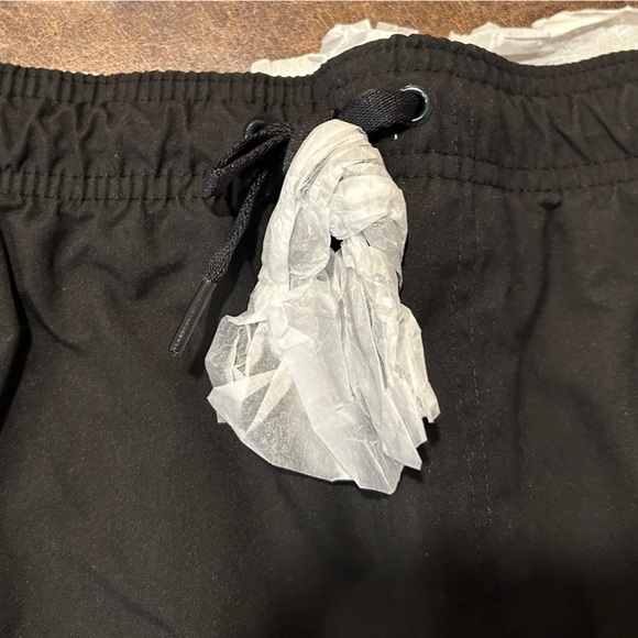 Old Navy Men's Swim Trunks, 7-inch, Black - Size XXL (BRAND NEW WITH TAG) - Picture 3 of 6